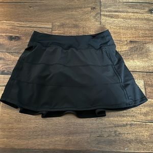 BLACK LULULEMON SKIRT